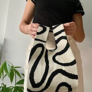 BOLSO DE MANO TEJIDO